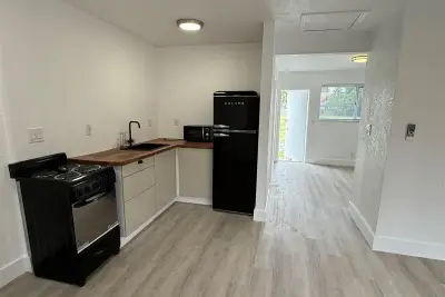 2213 Lincoln St, Hollywood: photo 1 of 13