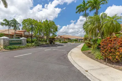 10168 Lombardy Dr, Tamarac: photo 1 of 36
