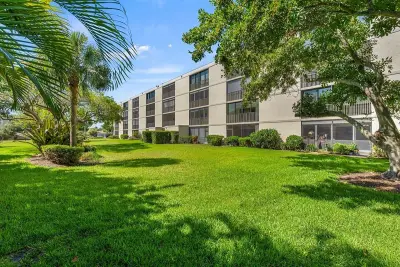 300 N Hwy A1a #203c, Jupiter: photo 1 of 35