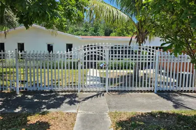 15851 NW 37th Ct, Miami Gardens: photo 1 of 19
