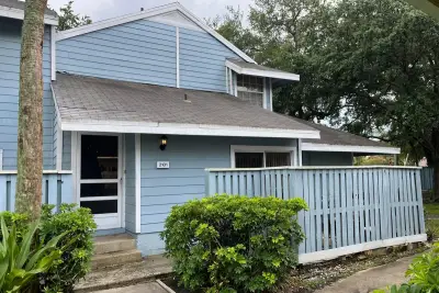 2101 Champions Way, North Lauderdale: photo 1 of 13
