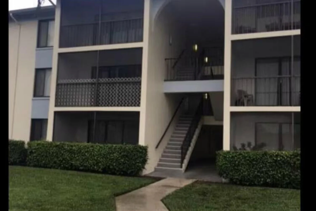 1105 Green Pine Blvd #C1, West Palm Beach: photo 1 of 11