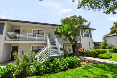 11 Southport Ln #H, Boynton Beach: photo 1 of 18