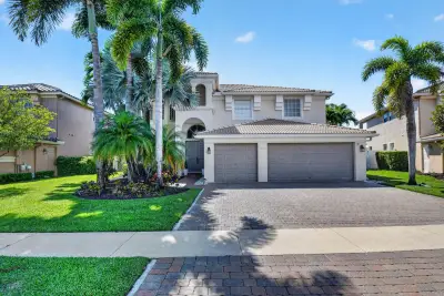 2214 Ridgewood Cir, Royal Palm Beach: photo 1 of 46