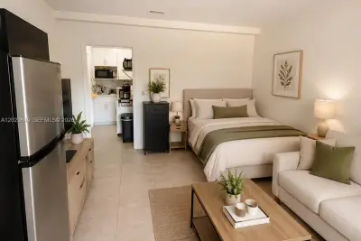12805 SW 116th Ct #1, Miami: photo 1 of 8