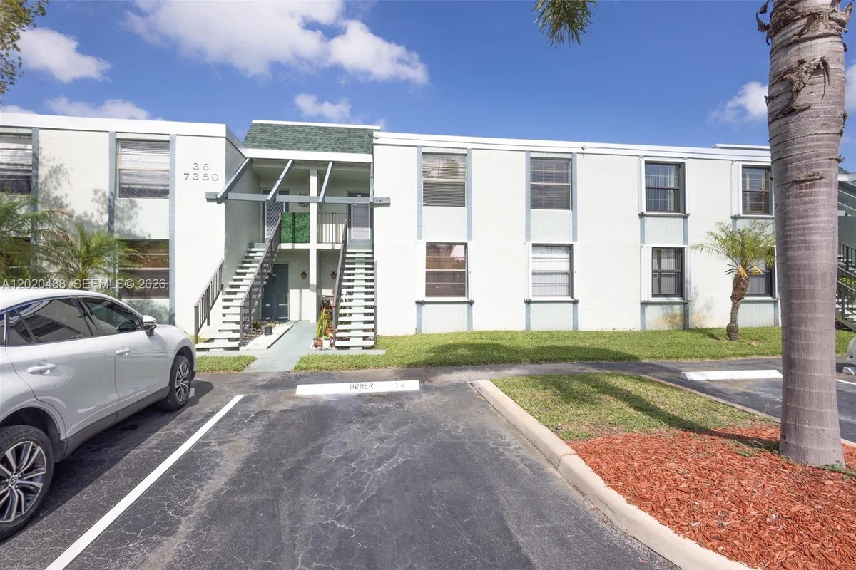 7350 NW 18th St #206, Margate: photo 1 of 33