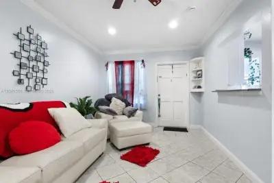 2219 Polk St #5A, Hollywood: photo 1 of 13