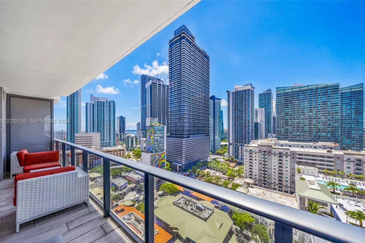 55 SW 9th St #1804, Miami: photo 1 of 42