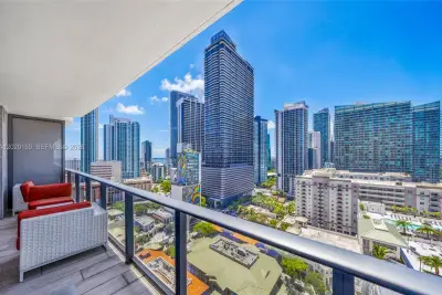 55 SW 9th St #1804, Miami: photo 1 of 42
