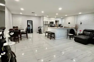 518 NW 47th Ct, Oakland Park: photo 1 of 18