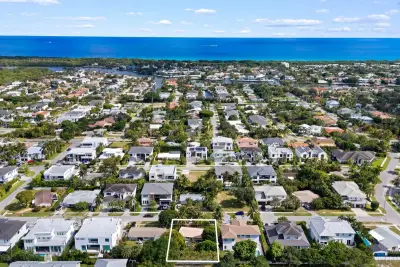1001 NE 2nd Ter, Boca Raton: photo 1 of 7