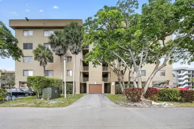 8030 Hampton Blvd #414, North Lauderdale: photo 1 of 39