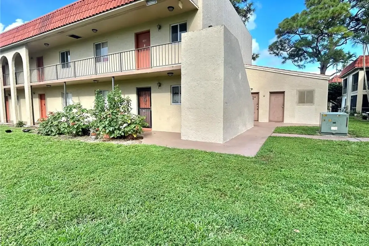 6100 Forest Hill Blvd #101, West Palm Beach: photo 1 of 7