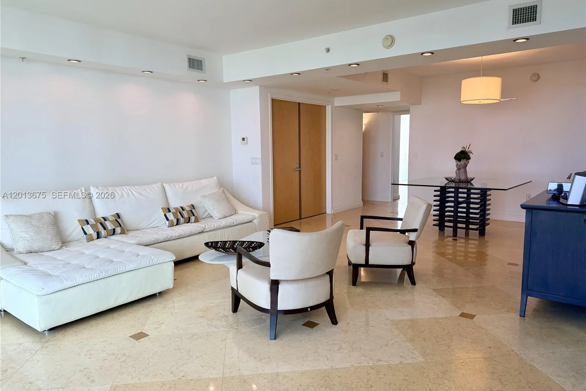 19400 Turnberry Way #731, Aventura: photo 1 of 17
