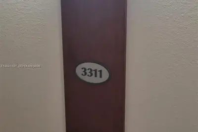 1750 N Bayshore Dr #3311, Miami: photo 1 of 14