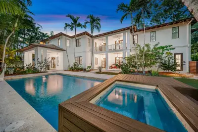 4196 S Douglas Rd, Miami: photo 1 of 96