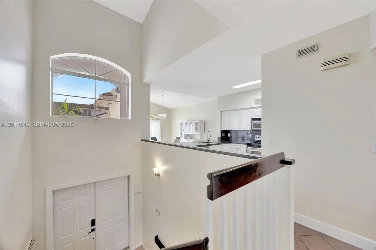 10110 SW 154th Cir Ct #105-1, Miami: photo 1 of 63