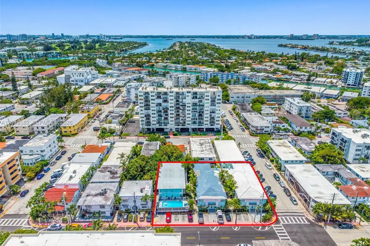7830 Abbott Ave, Miami Beach: photo 1 of 34