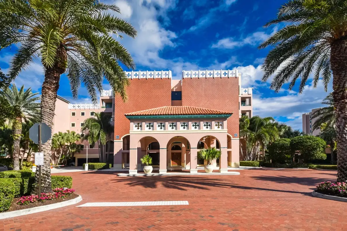 120 SE 5th Ave #321, Boca Raton: photo 1 of 33