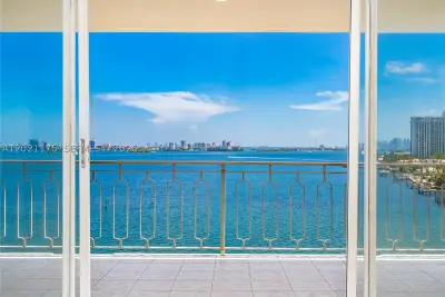 11111 Biscayne Blvd #912, Miami: photo 1 of 13