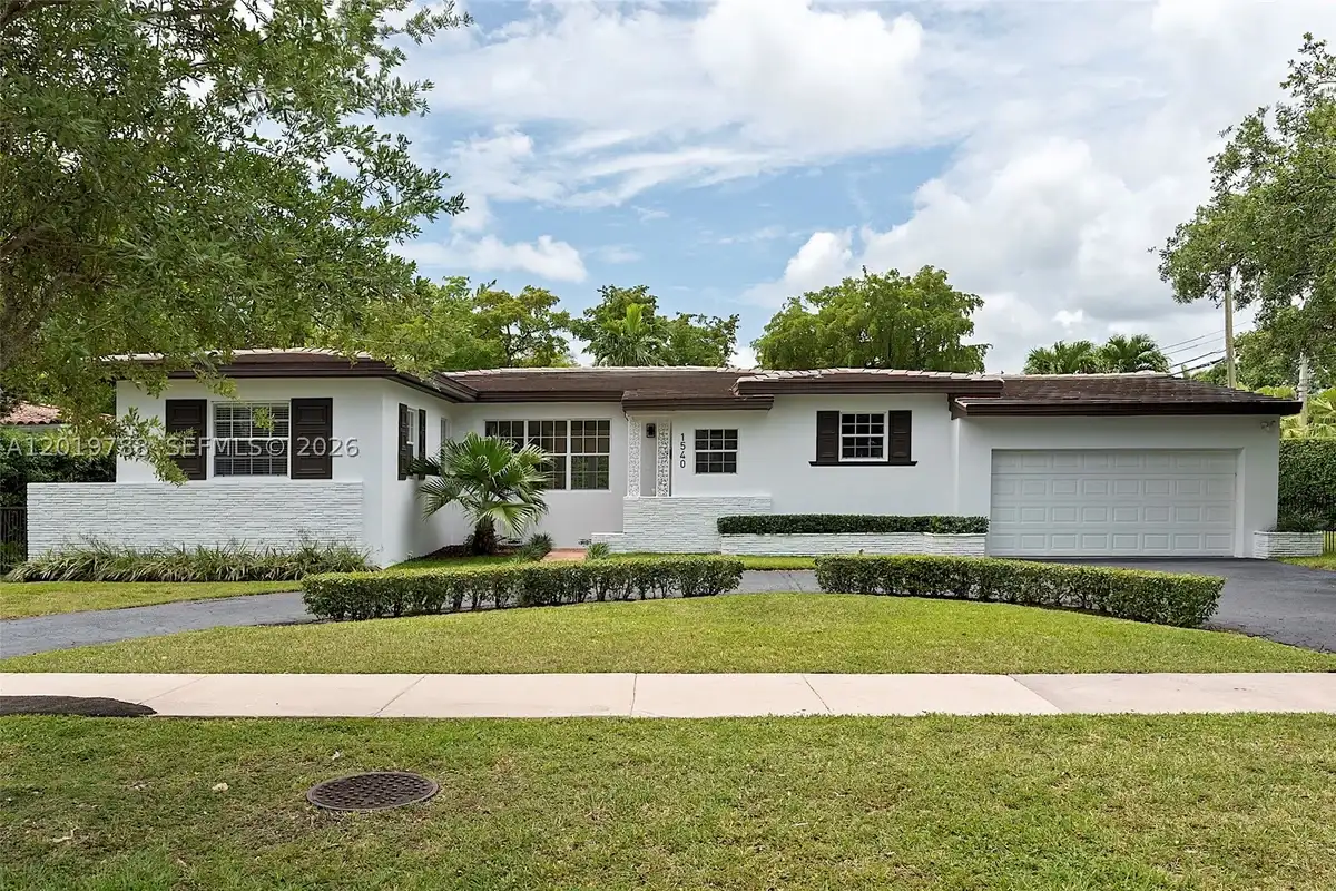1540 Urbino Ave, Coral Gables: photo 1 of 33