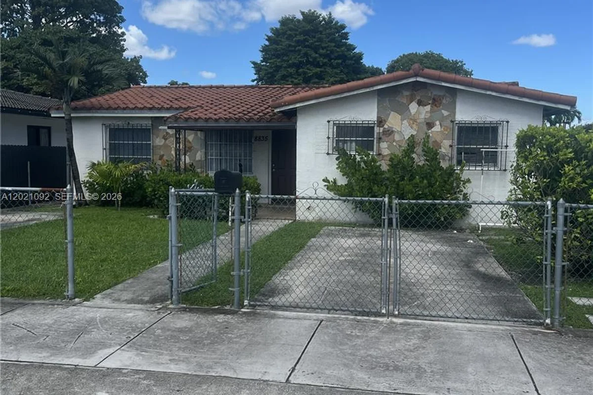 8835 SW 27th St, Miami: photo 1 of 1