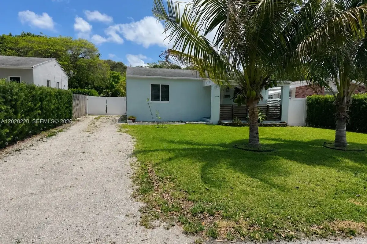 2726 Taylor St, Hollywood: photo 1 of 43
