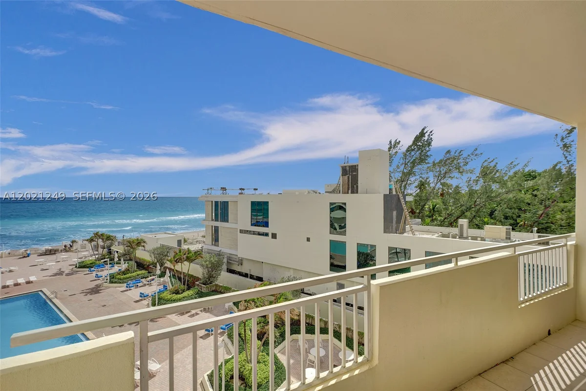 3180 S Ocean Dr #415, Hallandale Beach: photo 1 of 28