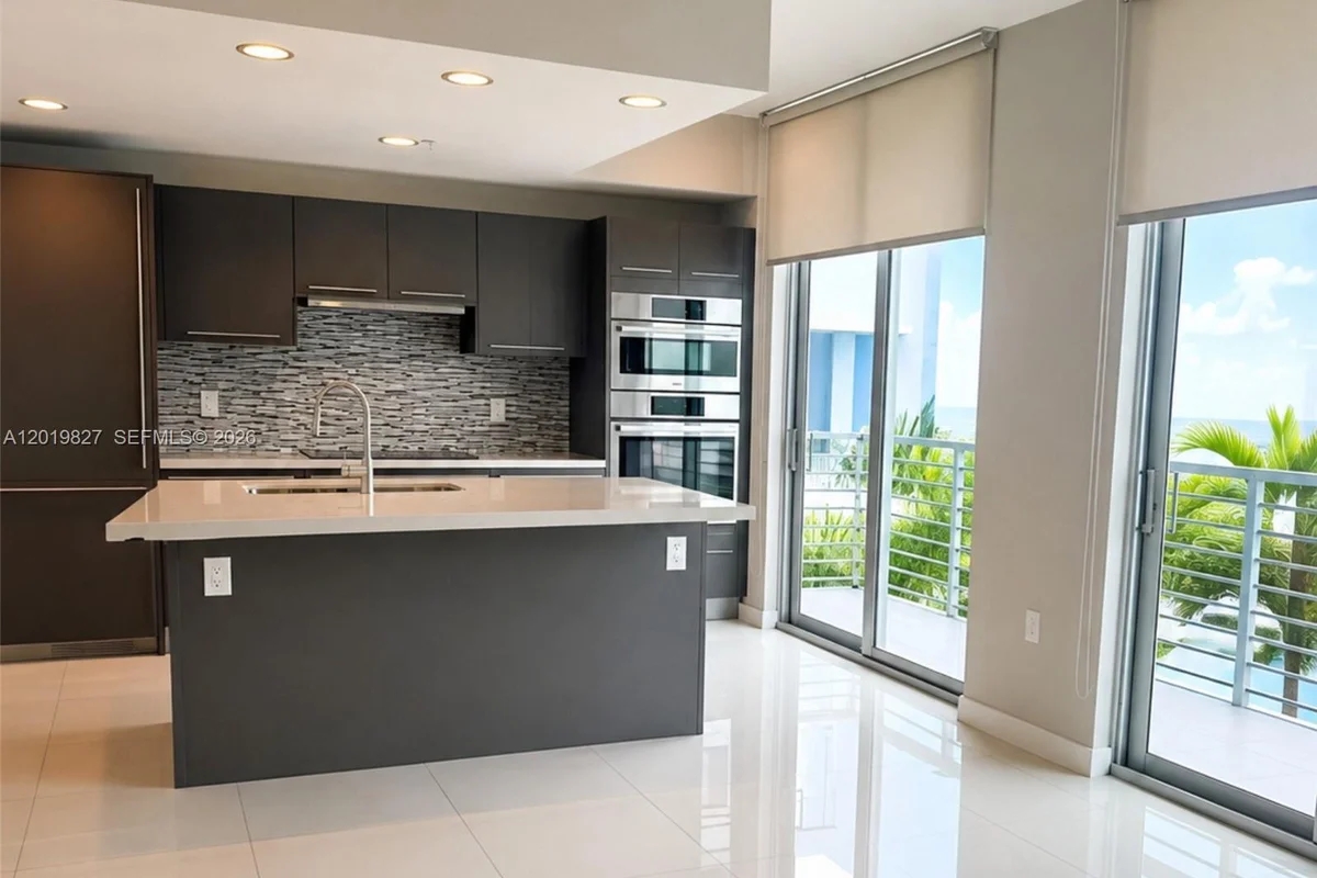 7875 NW 107th Ave #412, Doral: photo 1 of 13