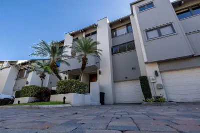 19 Port Side Dr #19C, Fort Lauderdale: photo 1 of 94