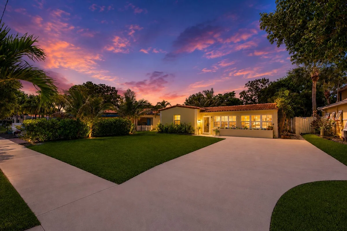 1020 SW 18th Ct, Fort Lauderdale: photo 1 of 24