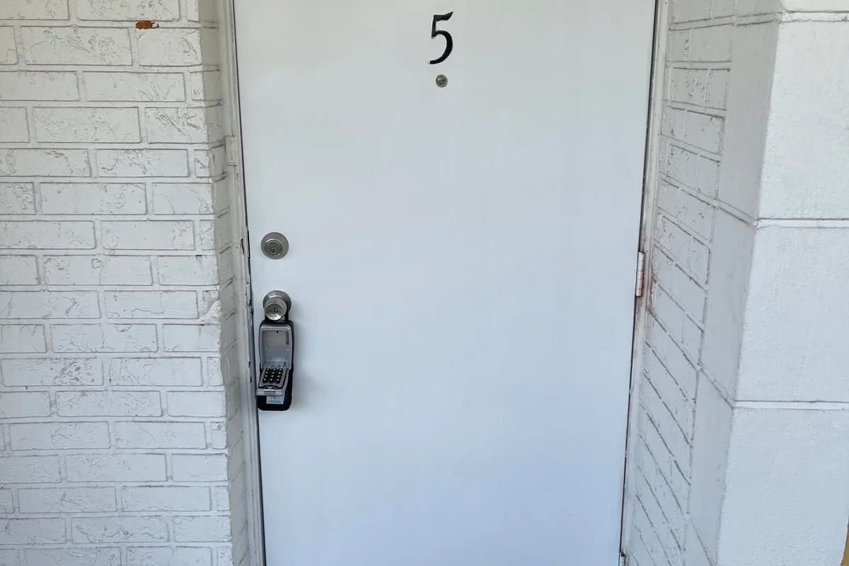 440 SE 2nd Ave #5, Deerfield Beach: photo 1 of 19