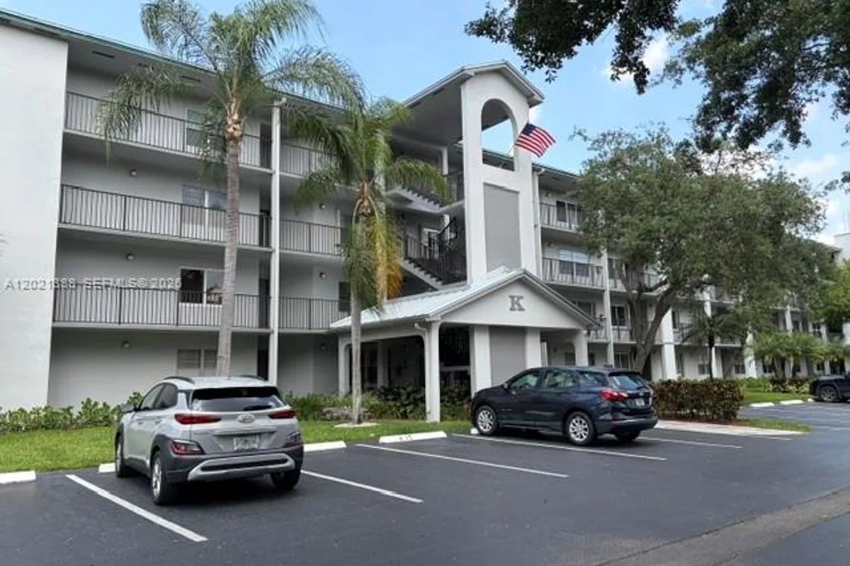 1300 SW 125th Ave #308K, Pembroke Pines: photo 1 of 15