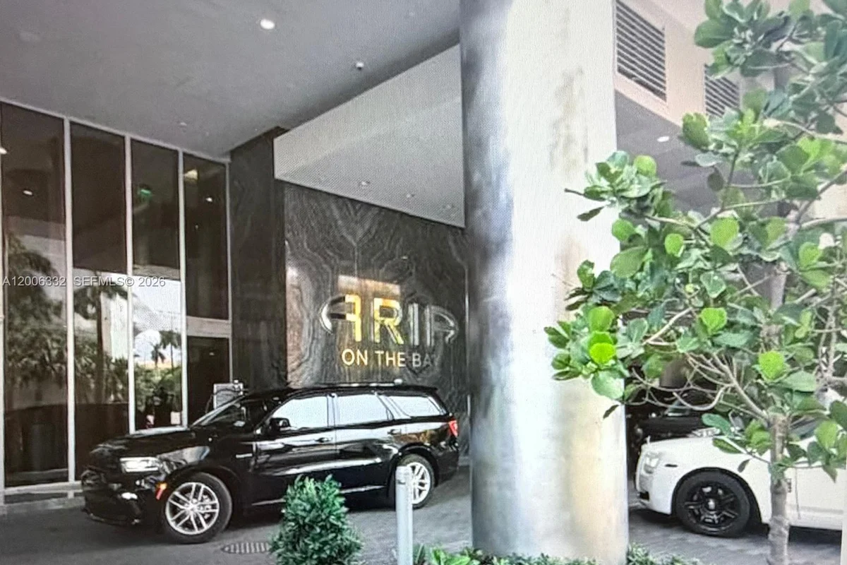 Condo in Miami: photo 1 of 20