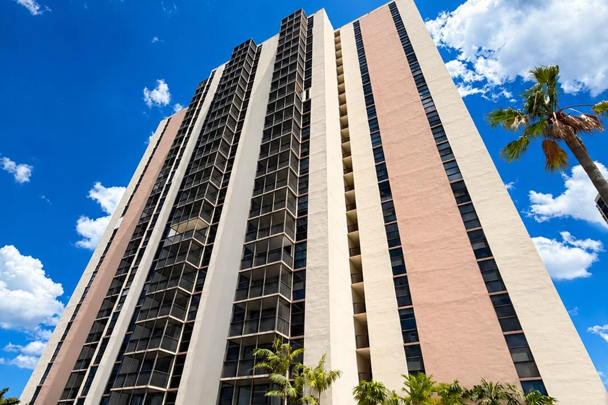 20301 W Country Club Dr #329, Aventura: photo 1 of 15