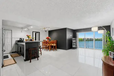 15430 SW 82nd Ln #622, Miami: photo 1 of 20