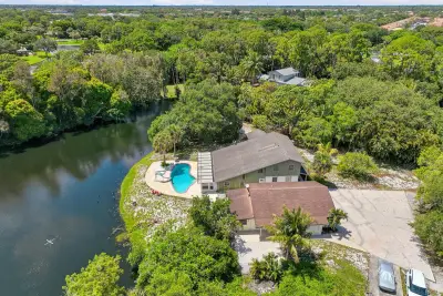 7689 Lawrence Rd, Boynton Beach: photo 1 of 41