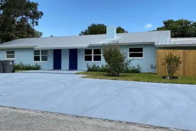 1867 Windsor Dr, North Palm Beach: photo 1 of 21