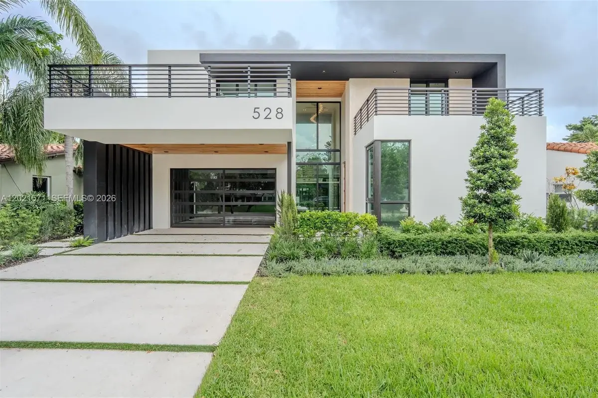 528 NE 13th Ave, Fort Lauderdale: photo 1 of 28