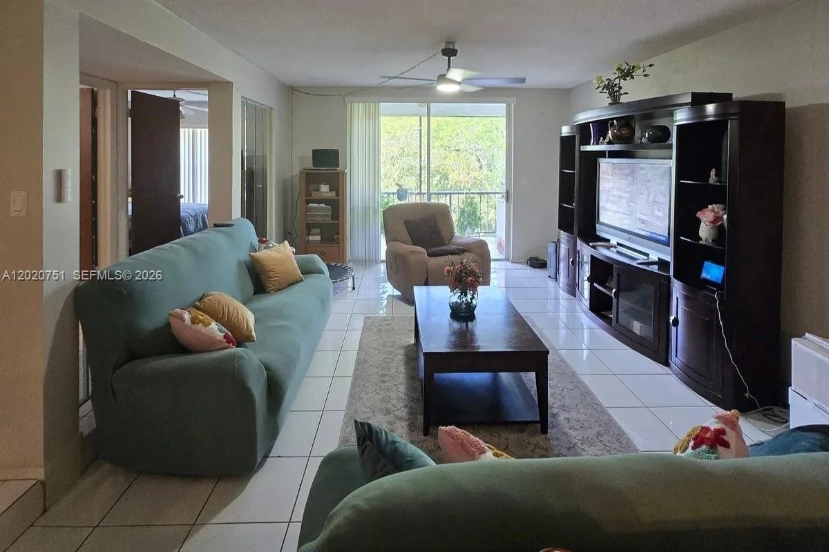 3660 Inverrary Dr #3T, Lauderhill: photo 1 of 18
