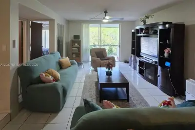 3660 Inverrary Dr #3T, Lauderhill: photo 1 of 18