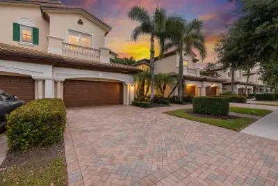 111 Tresana Blvd #27, Jupiter: photo 1 of 52