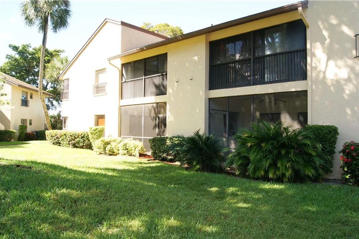 3781 Cocoplum Cir #3579, Coconut Creek: photo 1 of 13