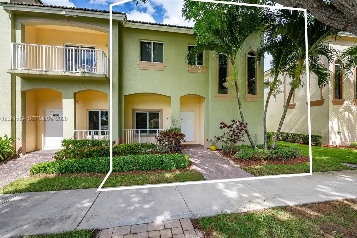 2343 SE 16th Pl, Homestead: photo 1 of 31