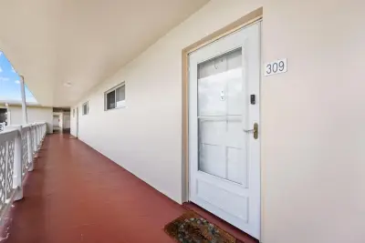 2682 S Garden Dr #309, Lake Worth: photo 1 of 28