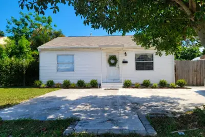 618 Hunter St, West Palm Beach: photo 1 of 14