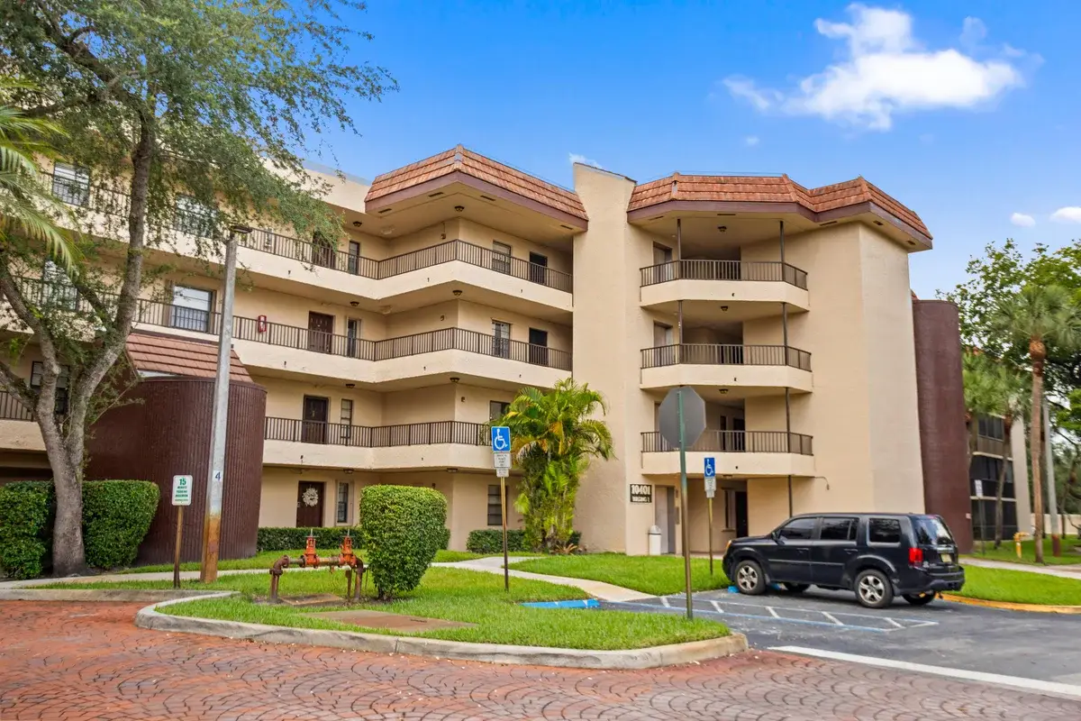 10401 W Broward Blvd #209, Plantation: photo 1 of 16