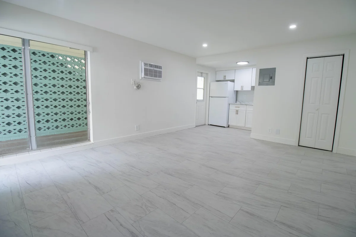 1855 Adams St #1, Hollywood: photo 1 of 10