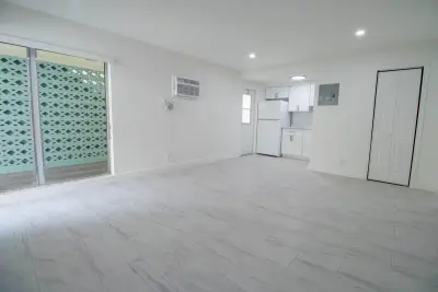 1855 Adams St #1, Hollywood: photo 1 of 10