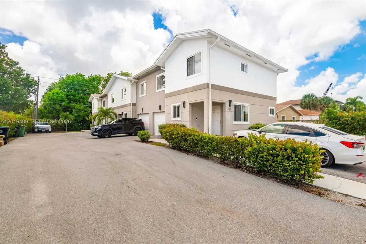 811-817 NW 3rd Ave, Fort Lauderdale: photo 1 of 25